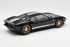 Ford GT Noir Avec Bandes Blanches AUTOart 1:18 73023 Métal — image 3 sur 8