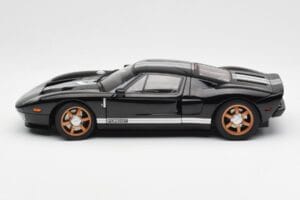 Ford GT Noir Avec Bandes Blanches AUTOart 1:18 73023 Métal — image 4 sur 8