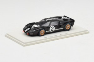 Ford GT40 Mk II #2 B. McLaren / C. Amon Shelby American Winner 24 Hours of Le Mans 1966 Spark 1:43 43LM66-O1 Résine — image 2 sur 4