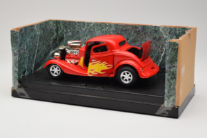 Ford High Tech Rouge avec Flamme American Muscle 1:18 7726 Métal — image 3 sur 4