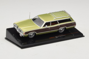 Ford LTD Country Squire Green Bronze IXO 1:43 CLC608N Métal — image 2 sur 5