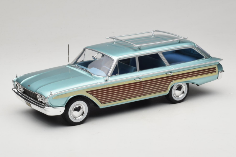 Ford Country Squire Bleu MCG 1:18 MCG18049 Métal