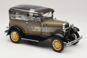 Ford Model A Tudor Chicle Drab Motor City 1:18 41003 Métal — image 4 sur 6