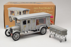 Ford Model T Corbillard Sculpté Orné Precision Miniatures 1:18 PMSC-07G Métal — image 8 sur 8