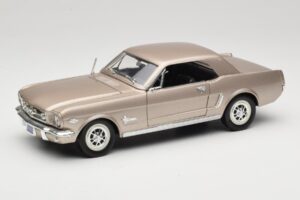 Ford Mustang 1964 1/2 Argent Mira 1:18 6127 Métal