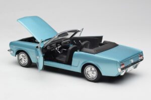 Ford Mustang Cabriolet Arcadian Blue Revell 1:18 8832-F1 Métal — image 5 sur 8