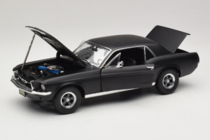 Ford Mustang Creed Movie GreenLight 1:18 13611 Métal — image 2 sur 8