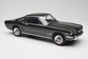 Ford Mustang Fastback Ivy Green Otto 1:12 G079 Résine — image 4 sur 6