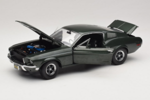 Ford Mustang GT Bullitt avec Figurine Steve McQueen Greenlight 1:18 12885 Métal — image 2 sur 8