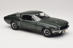 Ford Mustang GT Bullitt avec Figurine Steve McQueen Greenlight 1:18 12885 Métal — image 6 sur 8