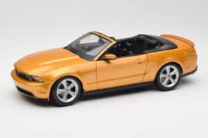 Ford Mustang GT S197 Cabriolet Or Maisto 1:18 31158 Métal