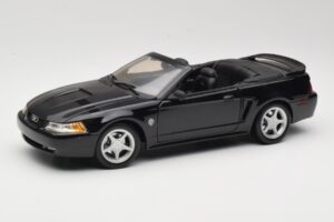 Ford Mustang GT SN95 Cabriolet Noir Maisto 1:18 50328 Métal