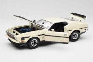 Ford Mustang Mach 1 Blanc Sun Star 1:18 3602 Métal — image 2 sur 8