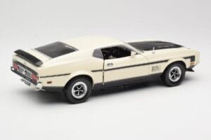 Ford Mustang Mach 1 Blanc Sun Star 1:18 3602 Métal — image 3 sur 8