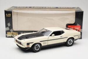Ford Mustang Mach 1 Blanc Sun Star 1:18 3602 Métal — image 8 sur 8