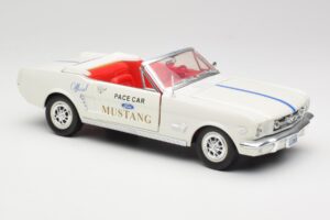 Ford Mustang Pace Car Wimbledon White Solido 1:18 81578 Métal — image 6 sur 8