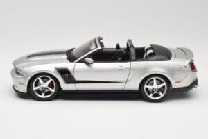Ford Mustang S197 Roush 427R Cabriolet Argent Maisto 1:18 31669 Métal — image 4 sur 8