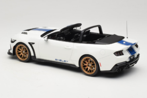 Ford Mustang S650 Shelby Super Snake Oxford White GT Spirit 1:18 GT572 Résine — image 5 sur 6