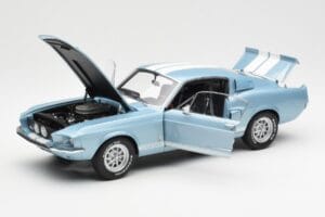 Ford Mustang Shelby GT500 Bleu Clair Métallique Avec Bandes Blanches AUTOart 1:18 72907 Métal — image 2 sur 8