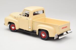 Ford Pickup Colonial Blanc Road Legends 1:18 92148 Métal — image 7 sur 8