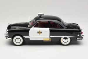 Ford Voiture de Police Anson 1:18 6254 Métal — image 3 sur 6