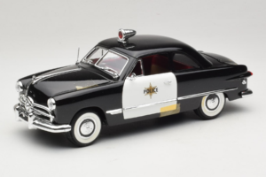 Ford Voiture de Police Anson 1:18 6254 Métal
