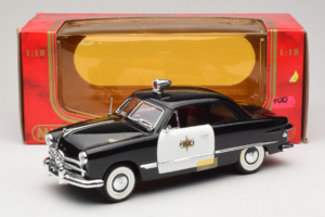 Ford Voiture de Police Anson 1:18 6254 Métal — image 6 sur 6