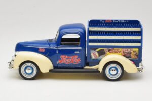 Ford Pepsi-Cola Replica Golden Wheel 1:18 PF351 Métal — image 4 sur 8