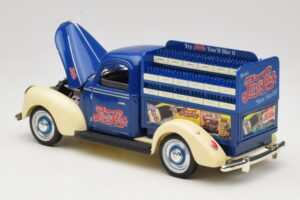 Ford Pepsi-Cola Replica Golden Wheel 1:18 PF351 Métal — image 5 sur 8