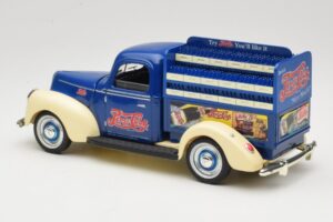Ford Pepsi-Cola Replica Golden Wheel 1:18 PF351 Métal — image 7 sur 8