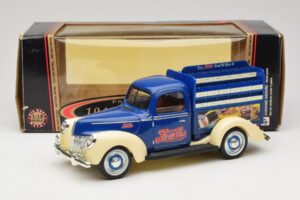 Ford Pepsi-Cola Replica Golden Wheel 1:18 PF351 Métal — image 8 sur 8
