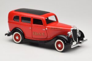 Ford Sedan Rouge Solido 1:18 8066 Métal — image 6 sur 8