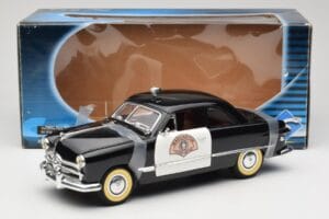 Ford Sedan Washington State Police Solido 1:18 8158 Métal — image 8 sur 8