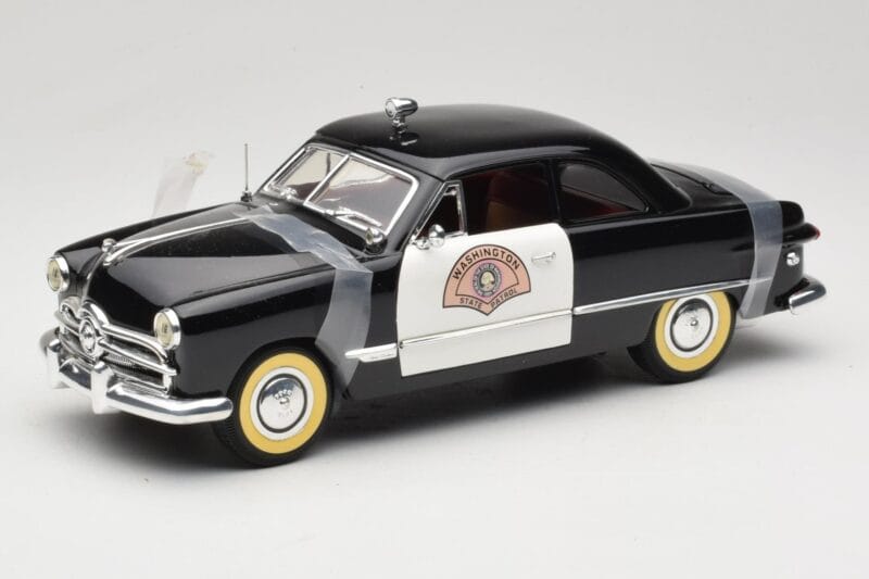 Ford Sedan Washington State Police Solido 1:18 8158 Métal