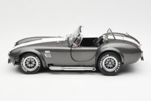 Ford Shelby Cobra 427 S/C Gris Métallisé Avec Rayures Blanches Kyosho 1:18 08045GRW Métal — image 4 sur 8
