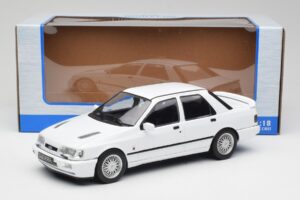 Ford Sierra RS Cosworth 4x4 Blanc MCG 1:18 MCG18353 Métal — image 6 sur 6