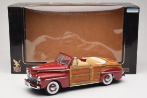 Ford Sportsman Rouge Road Signature 1:18 20048 Métal — image 8 sur 8
