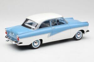Ford Taunus 17M P2 Bleu Clair & Blanc BoS Models 1:18 BOS019 Métal — image 2 sur 6