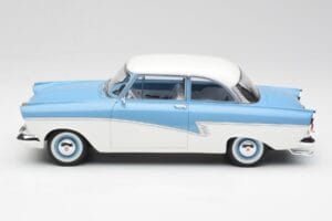 Ford Taunus 17M P2 Bleu Clair & Blanc BoS Models 1:18 BOS019 Métal — image 3 sur 6