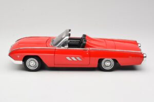 Ford Thunderbird Cabriolet Rouge Anson 1:18 30334 Métal — image 4 sur 8