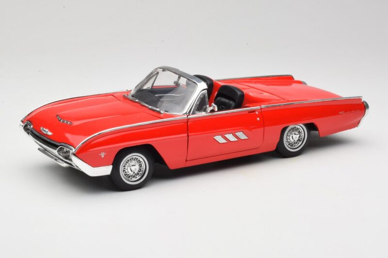 Ford Thunderbird Cabriolet Rouge Anson 1:18 30334 Métal