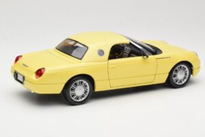Ford Thunderbird Show Car Jaune Maisto 1:18 50336 Métal — image 3 sur 8