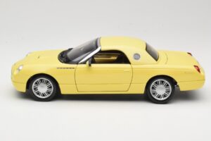 Ford Thunderbird Show Car Jaune Maisto 1:18 50336 Métal — image 4 sur 8