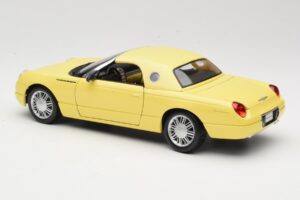 Ford Thunderbird Show Car Jaune Maisto 1:18 50336 Métal — image 7 sur 8