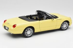Ford Thunderbird Show Car Jaune Maisto 1:18 50335 Métal — image 3 sur 8