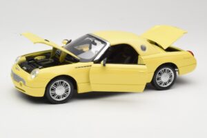 Ford Thunderbird Show Car Jaune Maisto 1:18 50336 Métal — image 2 sur 8