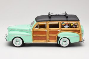 Ford Woody Panel Wagon Vert Menthe Road Signature 1:18 20028 Métal — image 4 sur 8