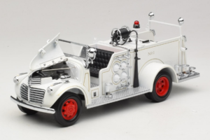 GMC Camion de Pompiers Blanc Road Signature 1:18 20068 Métal — image 2 sur 9