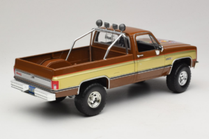 GMC K-2500 Sierra Grande Brun GreenLight 1:18 13560 Métal — image 3 sur 8