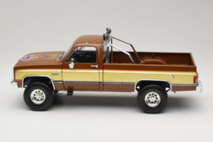 GMC K-2500 Sierra Grande Brun GreenLight 1:18 13560 Métal — image 4 sur 8